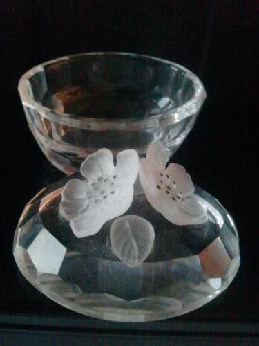 Swarovski Treasure Oval Box with flowers SCBlock logo retired 1981-902.jpeg