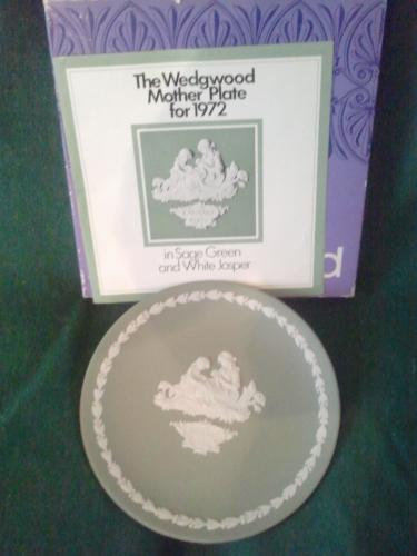 Wedgewood boxed Jasper sage green 1972 Mother Day Plate.jpeg