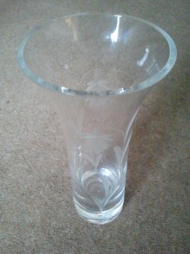 Heavey Crystall Fuchia design Vase2.jpeg